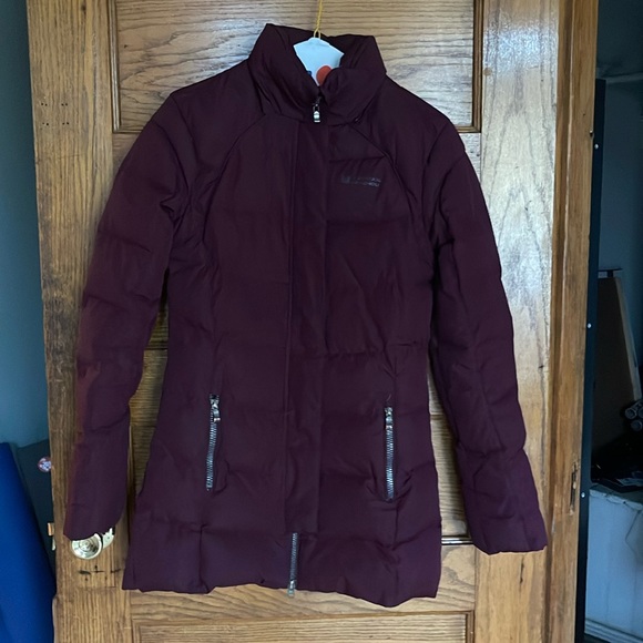 mountain warehouse Jackets & Blazers - Mountain warehouse burgundy down winter jacket with detachable hood